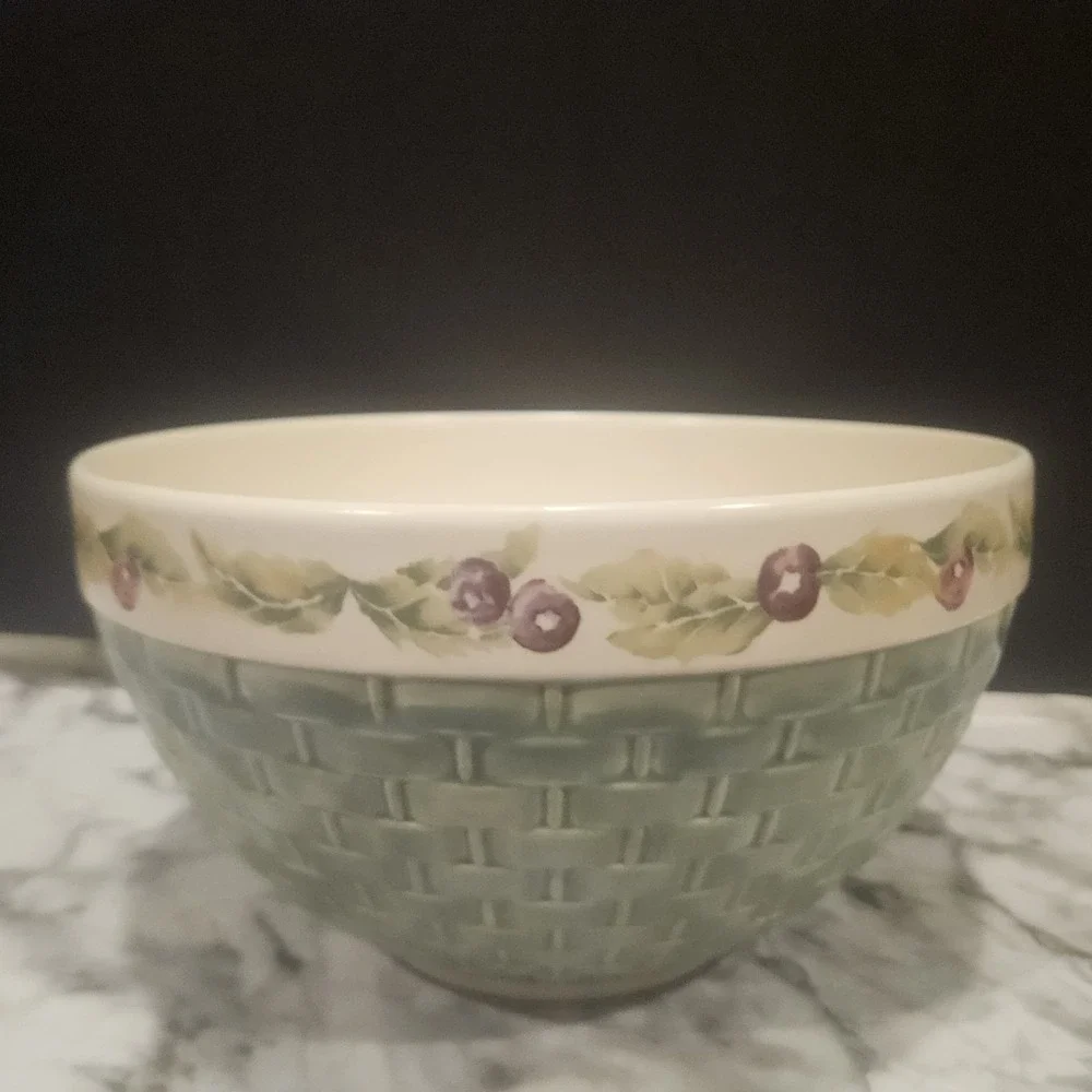 Pfaltzgraff‎ Grapevine Stoneware Mixing Bowl – Large, Basketweave Exterior